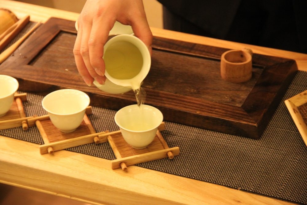烏龍茶を淹れる