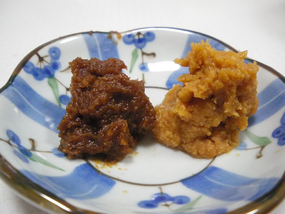 味噌の色が濃くなった