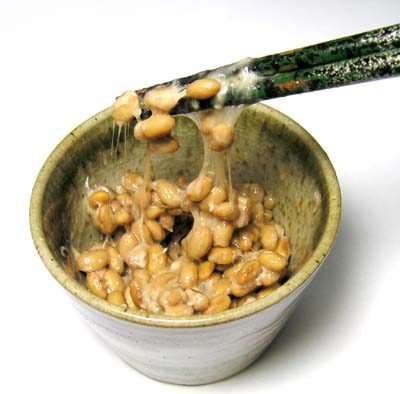 納豆のようなにおい（納豆菌の混入）