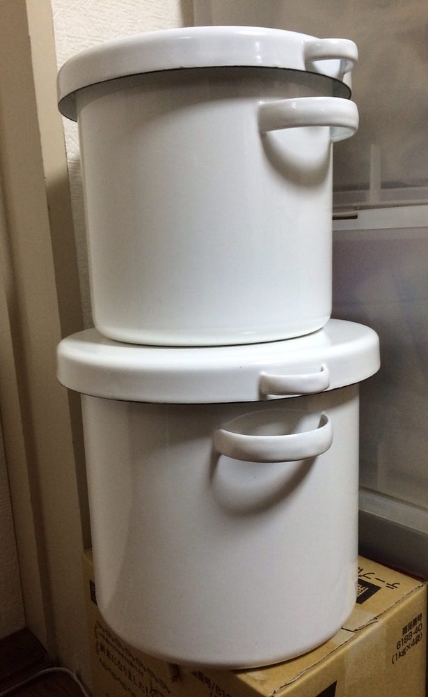 ホーロー容器